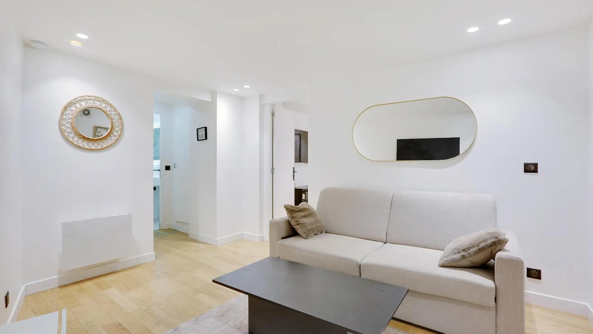 Beautiful 2 Bdr Duplex In Apartment Paris
